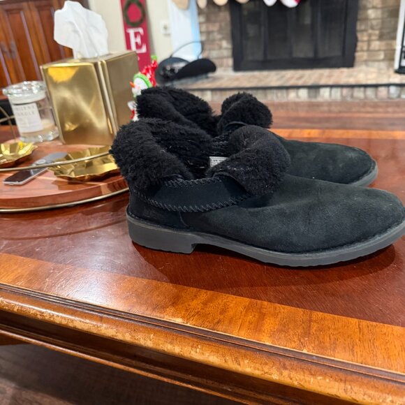 Classic Ultra Mini Chalet Suede Booties - Picture 2 of 9